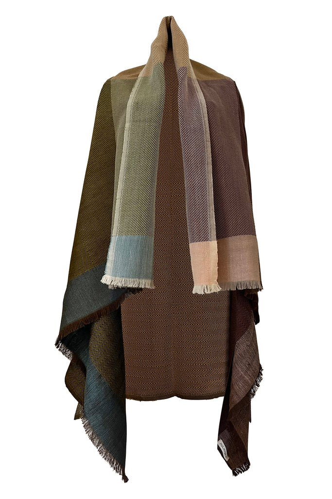 Imperfect wool cape | JULAHAS